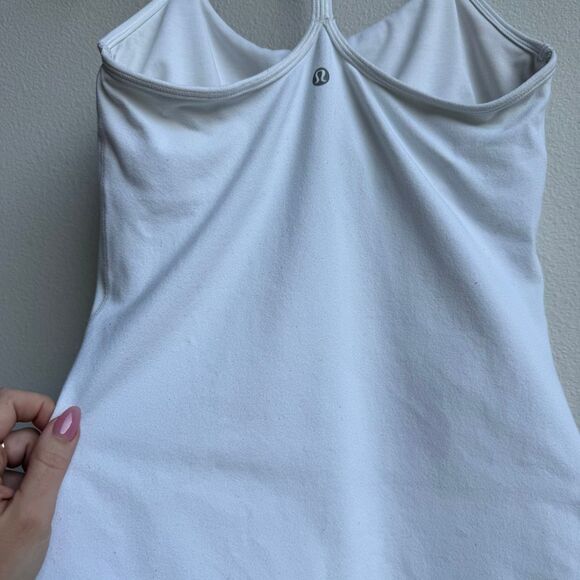 ✨$5/$25 Lululemon Power Y Tank in White Size 6 Small - Picture 6 of 9